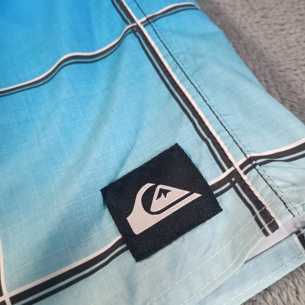 Quicksilver Shorts 32w - Picture 2 of 8
